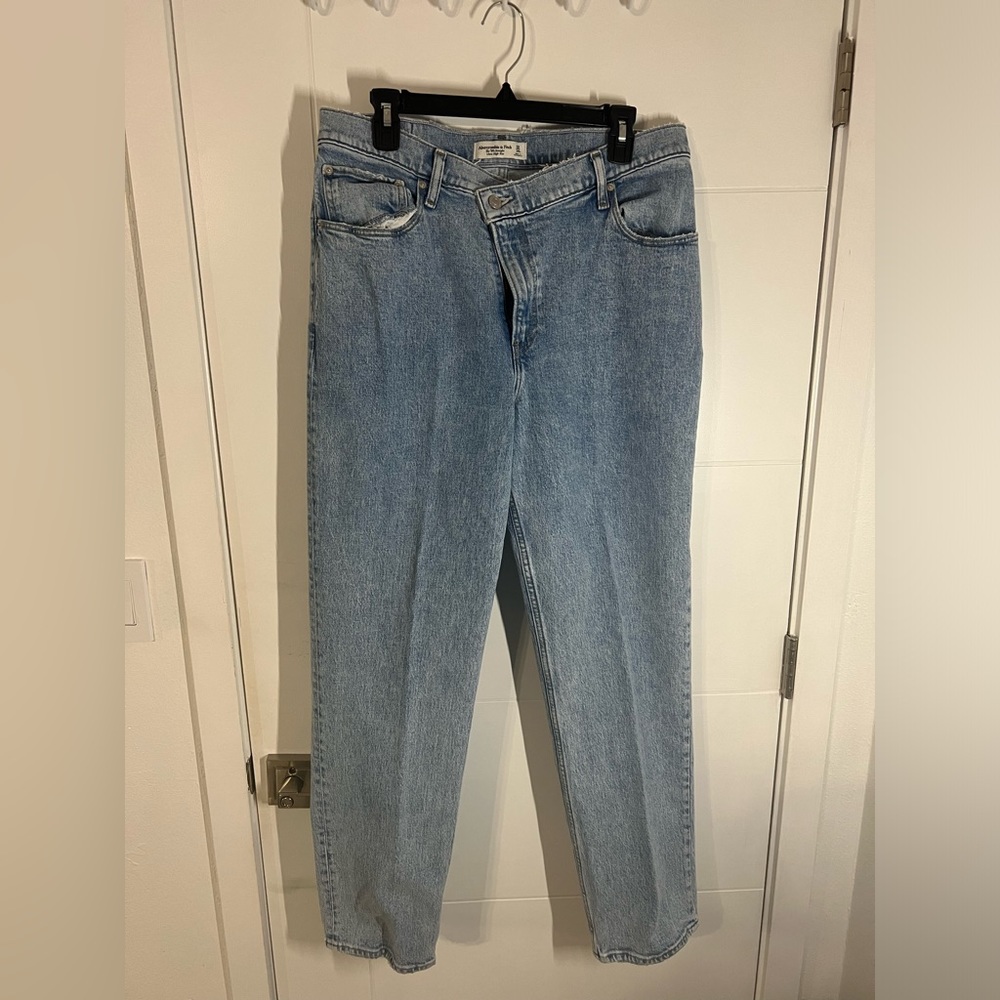 Abercombie & Fitch Crossover Waist 90s Straight Ultra High Rise Jean size 32 14